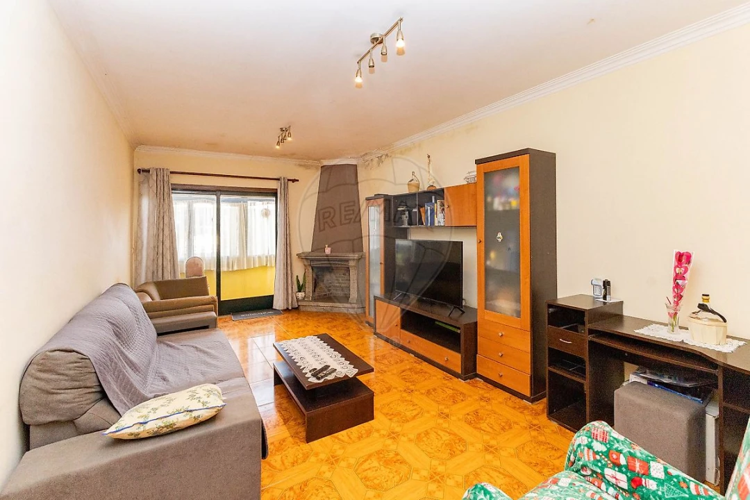 Apartamento T2 para Venda em Grijó e Sermonde Foto 13