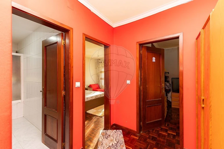 Apartamento T2 para Venda em Grijó e Sermonde Foto 8