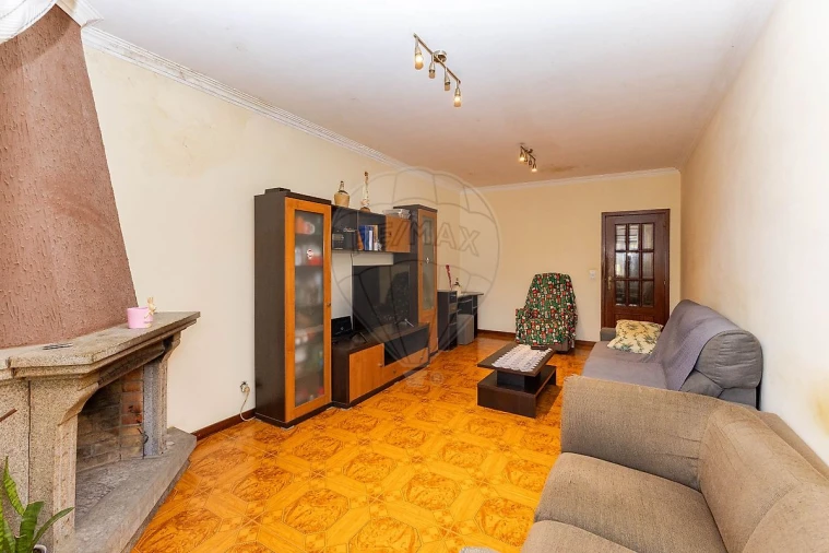 Apartamento T2 para Venda em Grijó e Sermonde Foto 14