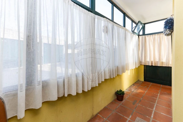 Apartamento T2 para Venda em Grijó e Sermonde Foto 6