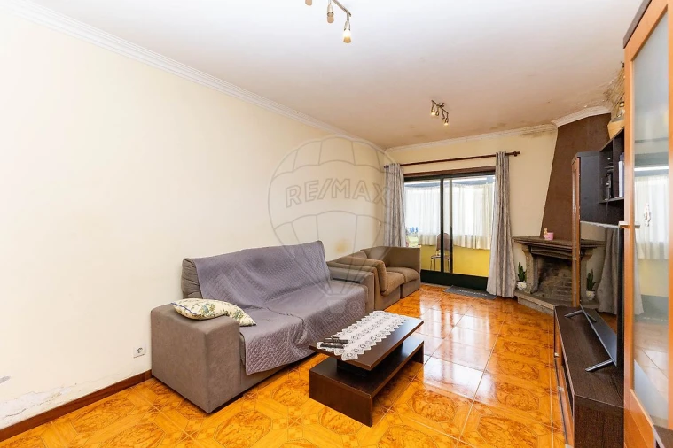 Apartamento T2 para Venda em Grijó e Sermonde Foto 11