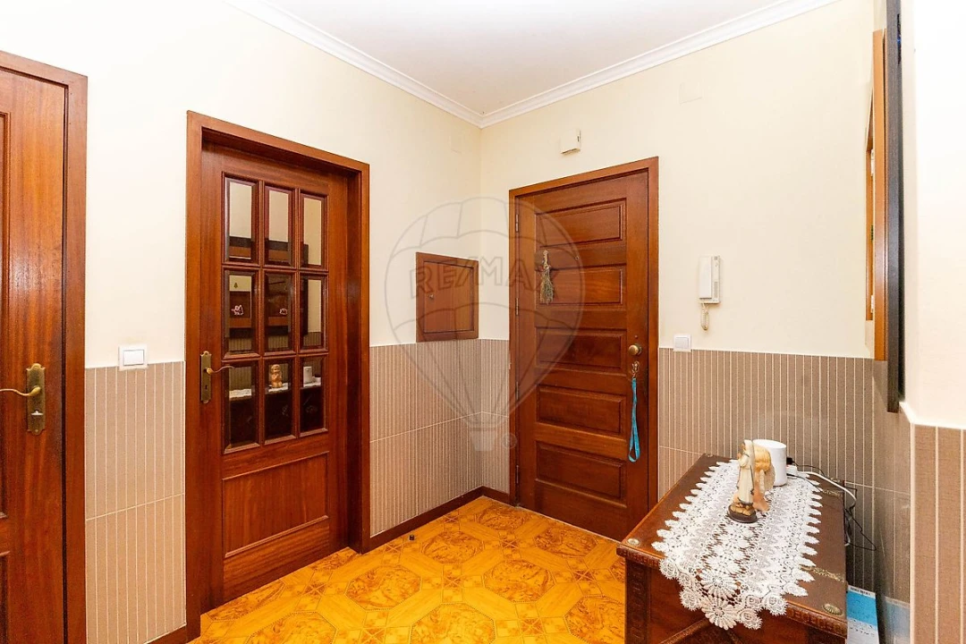 Apartamento T2 para Venda em Grijó e Sermonde Foto 16