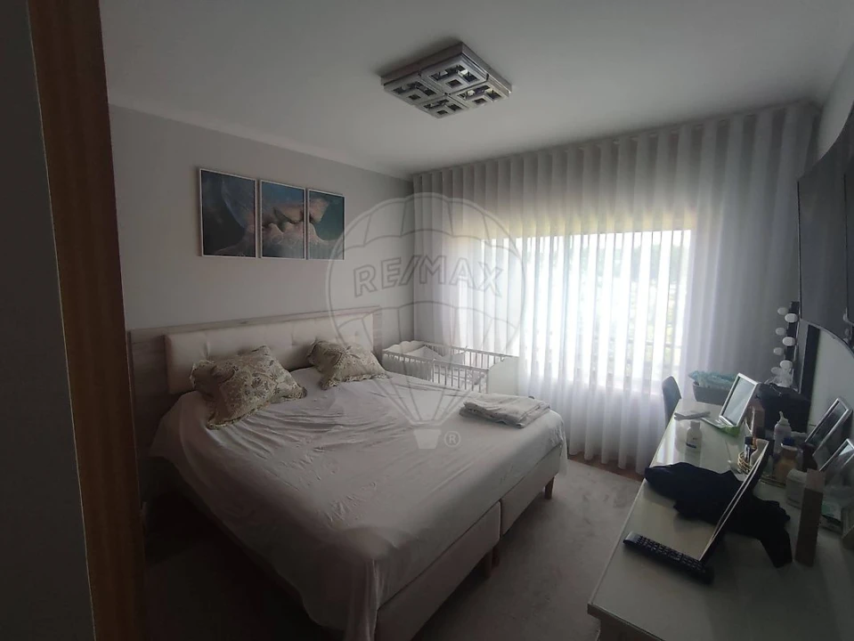 Apartamento T3 para Venda em Serzedo e Perosinho Foto 9