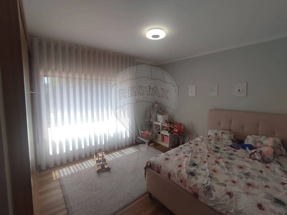 Apartamento T3 para Venda em Serzedo e Perosinho Foto 5