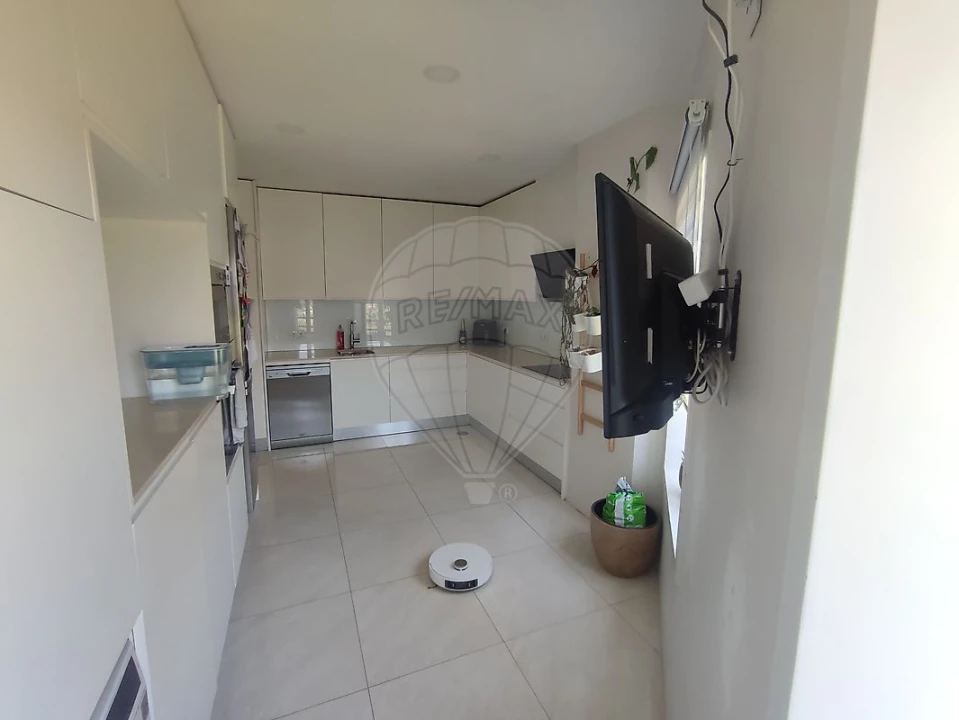 Apartamento T3 para Venda em Serzedo e Perosinho Foto 22