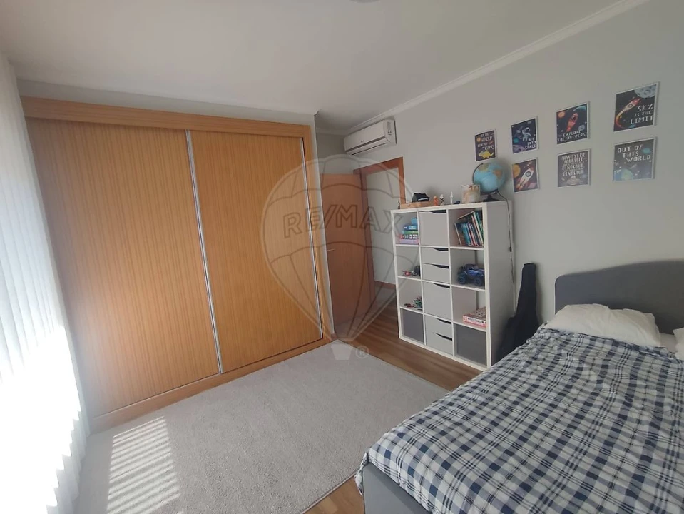 Apartamento T3 para Venda em Serzedo e Perosinho Foto 6