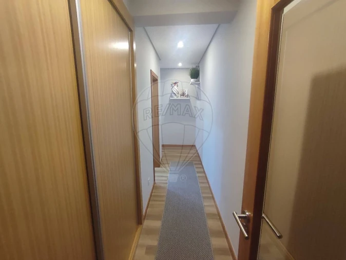 Apartamento T3 para Venda em Serzedo e Perosinho Foto 20