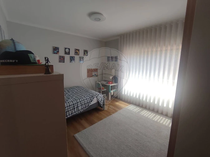 Apartamento T3 para Venda em Serzedo e Perosinho Foto 4