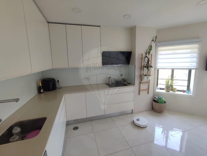 Apartamento T3 para Venda em Serzedo e Perosinho Foto 25