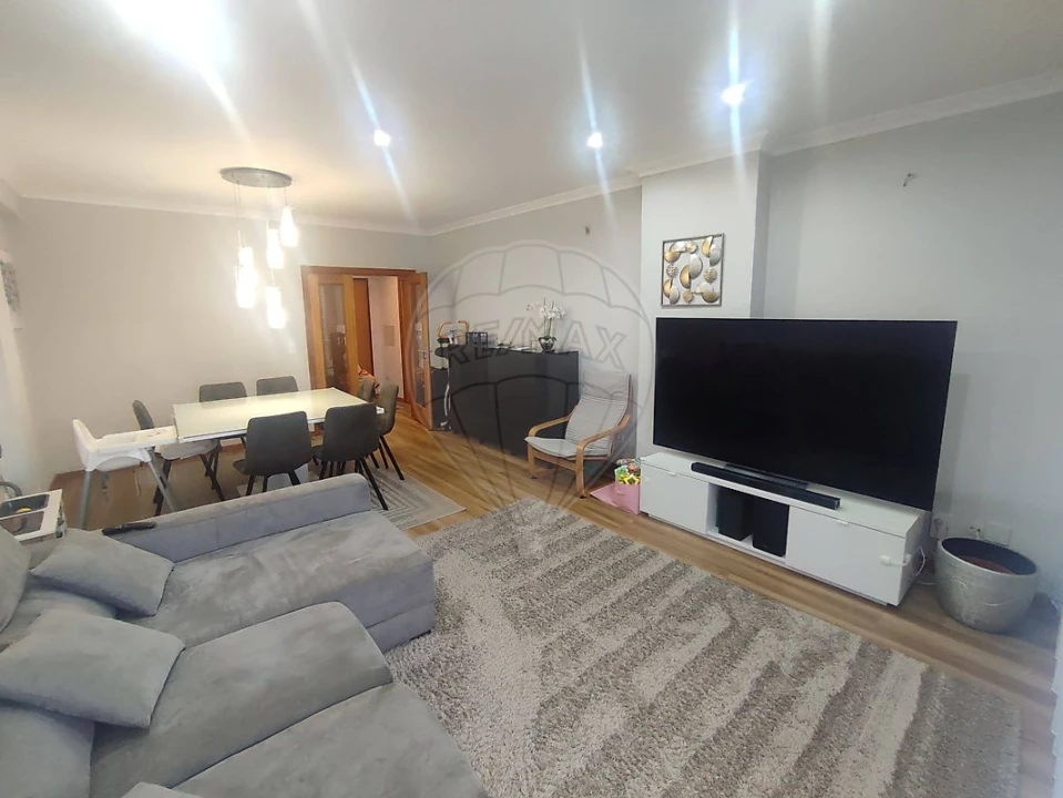 Apartamento T3 para Venda em Serzedo e Perosinho Foto 16