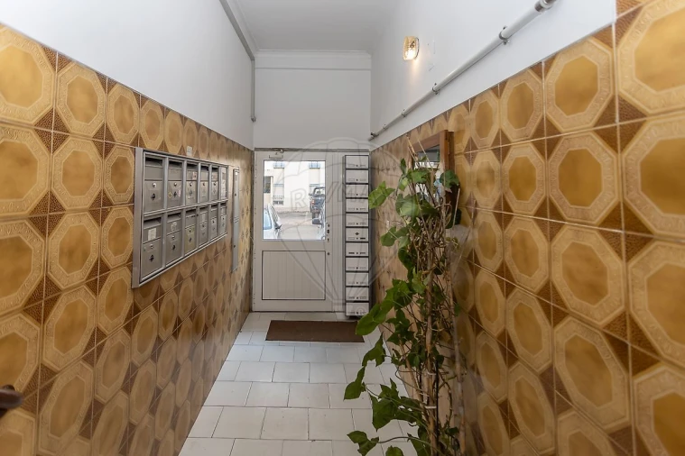 Apartamento T2 para Venda em Baixa da Banheira e Vale da Amoreira Foto 2