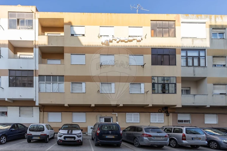 Apartamento T2 para Venda em Baixa da Banheira e Vale da Amoreira Foto 1