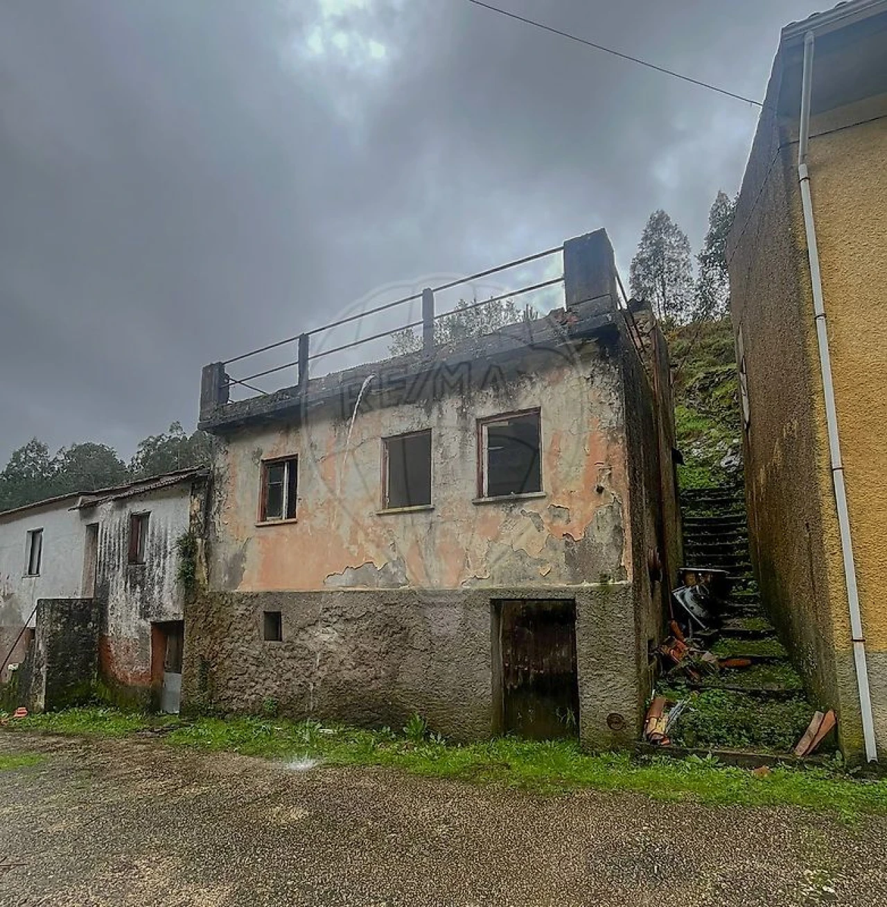 Moradia T3 para Venda em Arrifana Foto 3