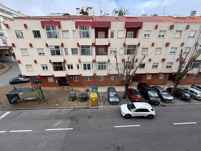 Apartamento T1 para Arrendamento em Venteira Foto 4