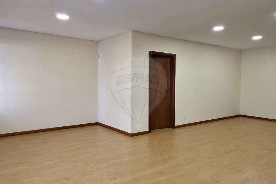 Escritório para Venda em Areeiro Foto 2