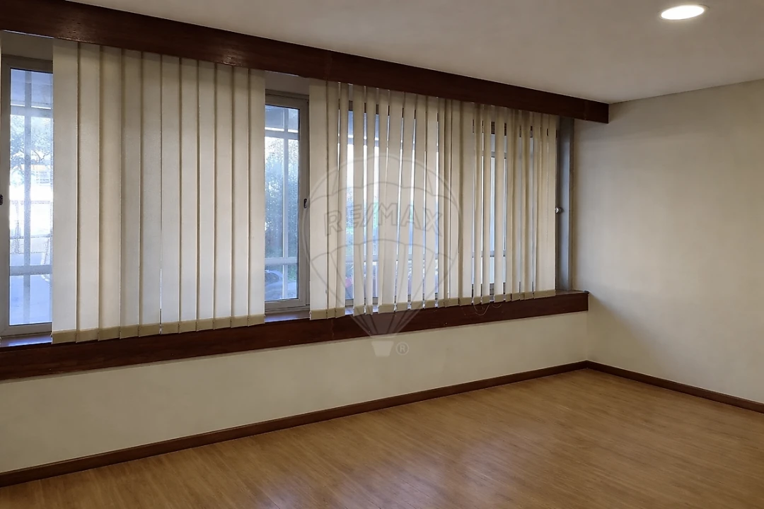 Escritório para Venda em Areeiro Foto 3