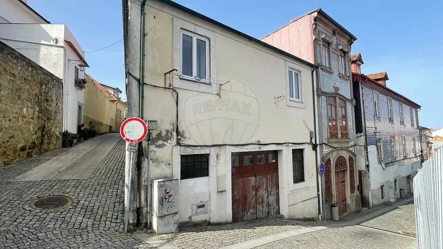 Prédio para Venda em Santa Marinha e São Pedro da Afurada Foto 4