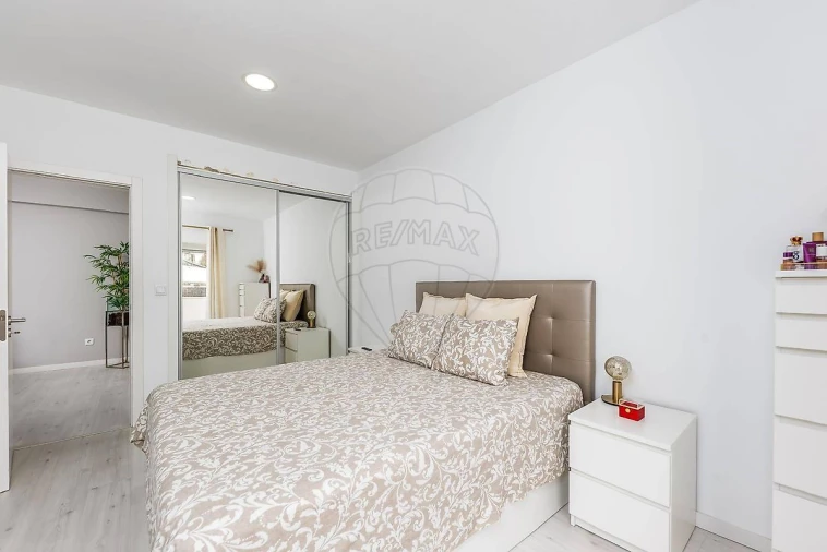 Apartamento T3 para Venda em Corroios Foto 12