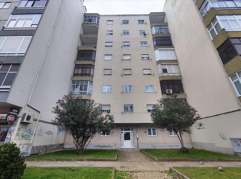 Apartamento T2 para Venda em Amora Foto 1