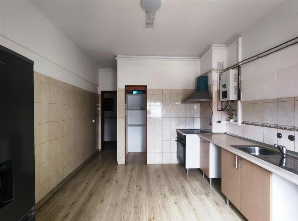 Apartamento T2 para Venda em Amora Foto 5