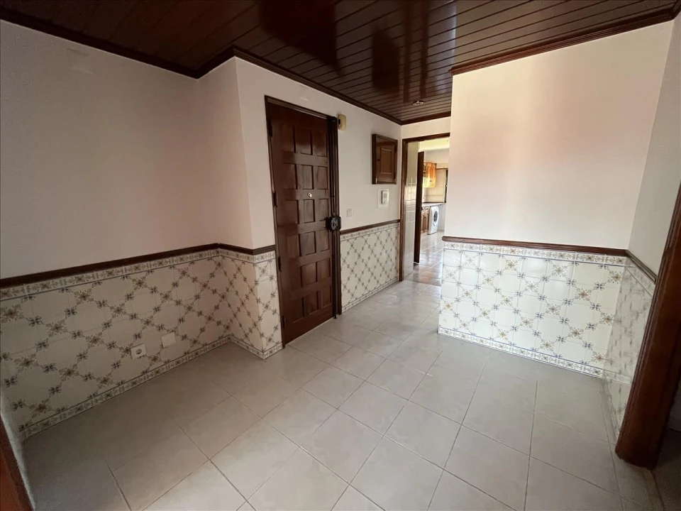 Apartamento T2 para Venda em Agualva e Mira-Sintra Foto 4