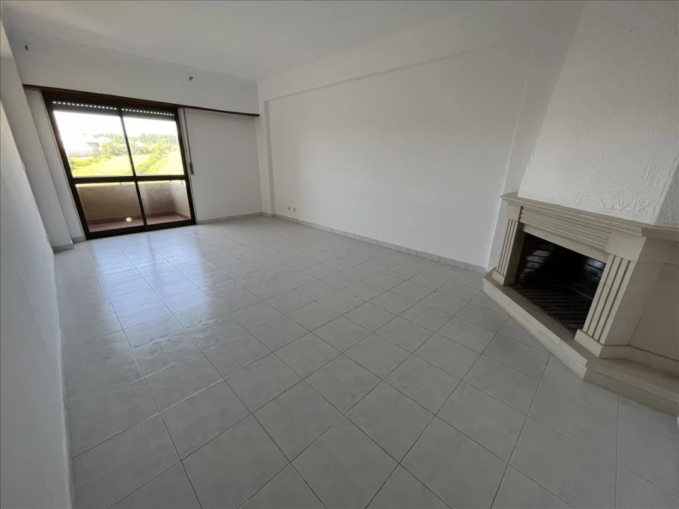 Apartamento T2 para Venda em Agualva e Mira-Sintra Foto 5