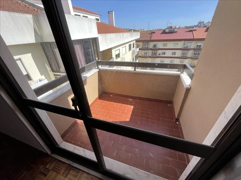 Apartamento T2 para Venda em Agualva e Mira-Sintra Foto 9