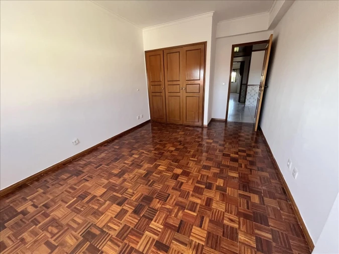 Apartamento T2 para Venda em Agualva e Mira-Sintra Foto 12
