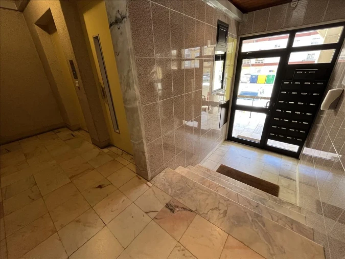 Apartamento T2 para Venda em Agualva e Mira-Sintra Foto 2