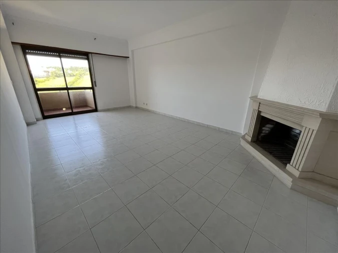 Apartamento T2 para Venda em Agualva e Mira-Sintra Foto 5
