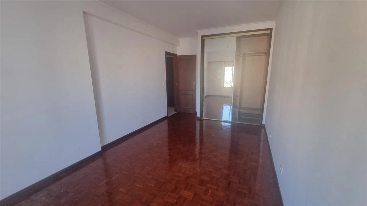 Apartamento T3 para Venda em Rio de Mouro Foto 10