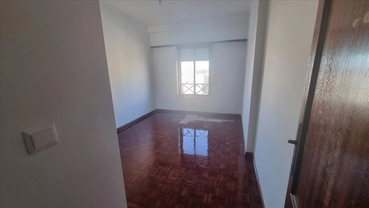Apartamento T3 para Venda em Rio de Mouro Foto 11