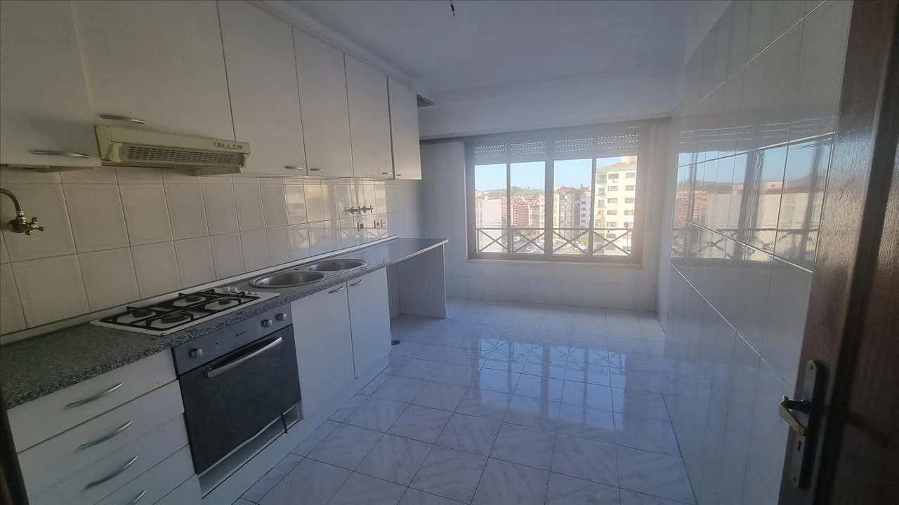 Apartamento T3 para Venda em Rio de Mouro Foto 6
