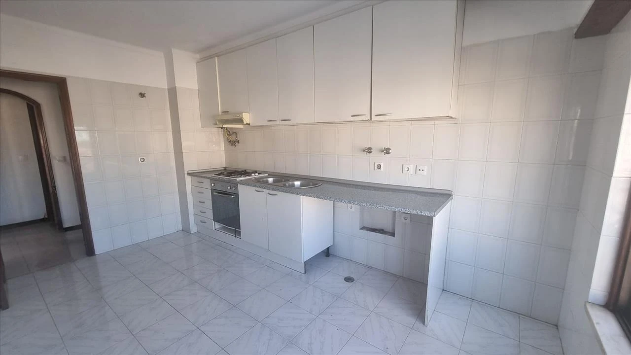 Apartamento T3 para Venda em Rio de Mouro Foto 7