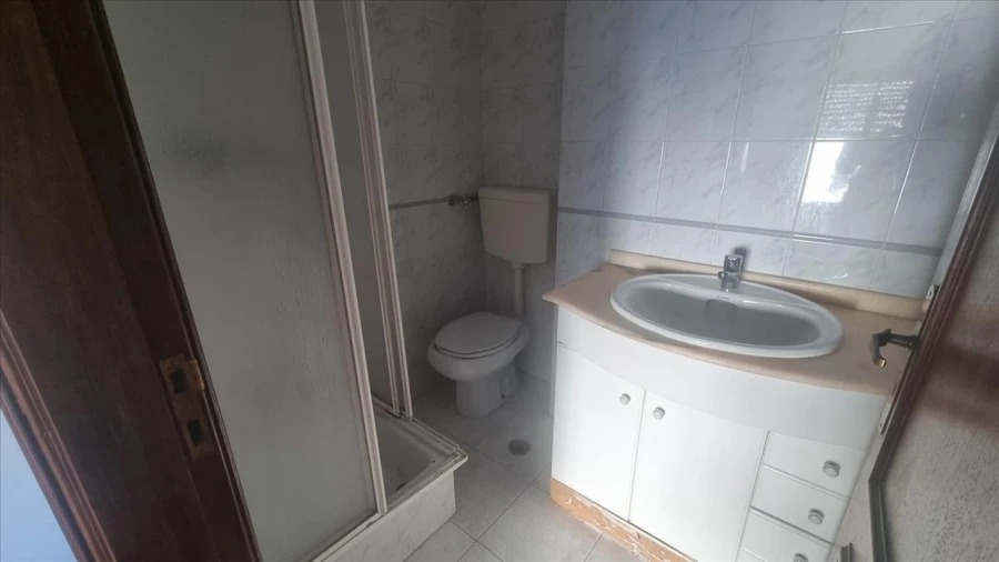Apartamento T3 para Venda em Rio de Mouro Foto 17