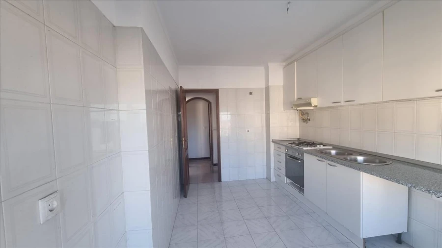 Apartamento T3 para Venda em Rio de Mouro Foto 8