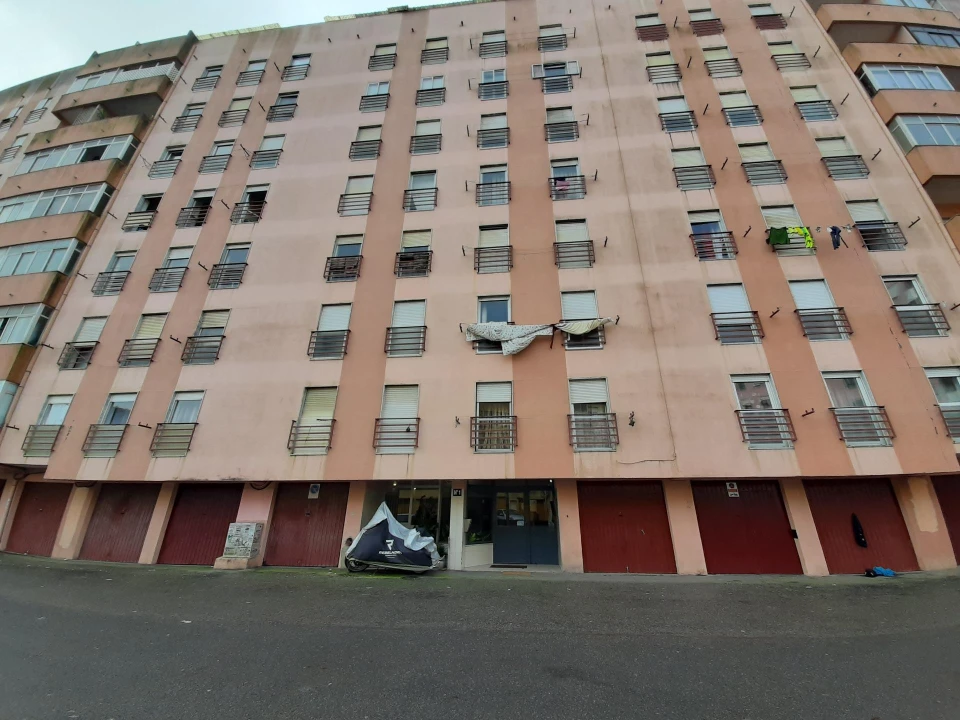 Apartamento T2 para Venda em Agualva e Mira-Sintra Foto 11