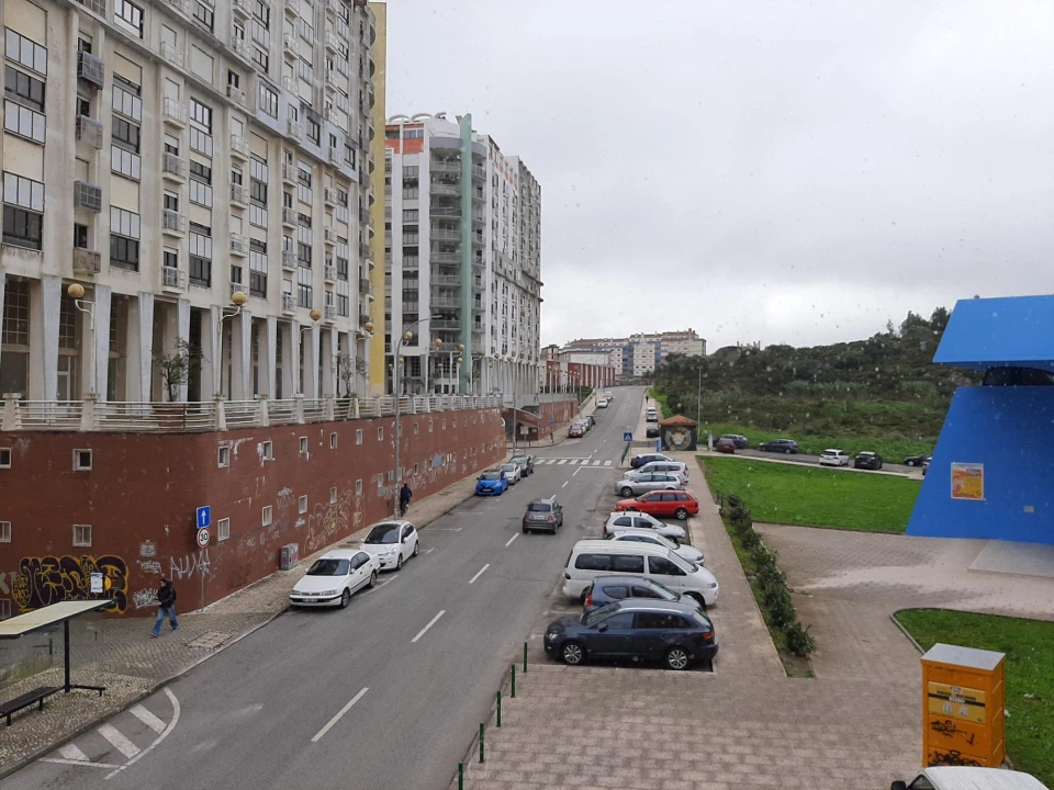 Apartamento T2 para Venda em Agualva e Mira-Sintra Foto 12