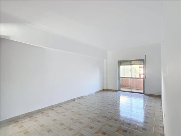 Apartamento T2 para Venda em Agualva e Mira-Sintra