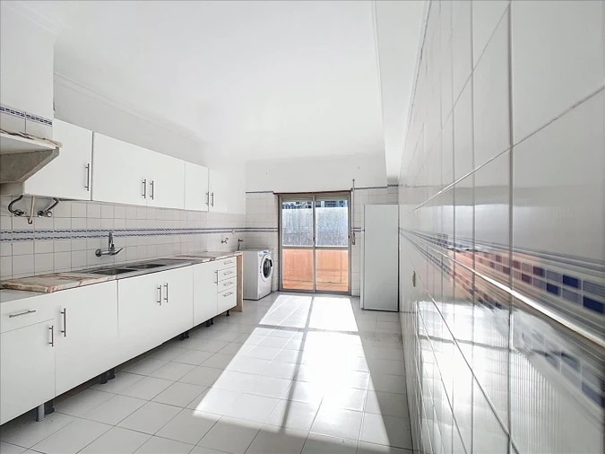 Apartamento T2 para Venda em Agualva e Mira-Sintra Foto 1