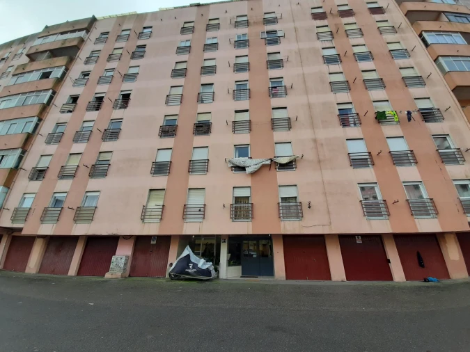 Apartamento T2 para Venda em Agualva e Mira-Sintra Foto 11