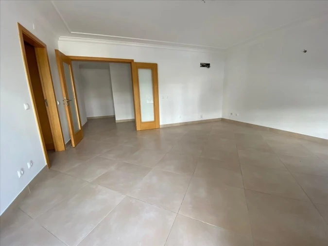 Apartamento T2 para Venda em Loule (São Clemente) Foto 3