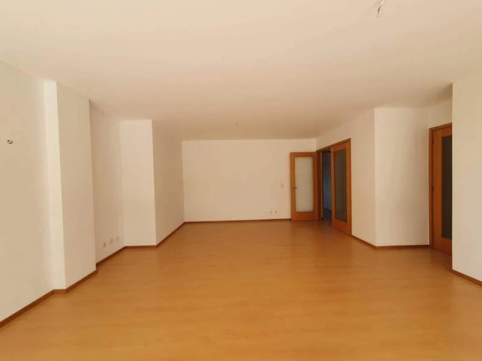 Apartamento T3 para Venda em Moreira Foto 4