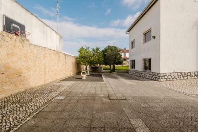 Moradia T4 para Venda em Fernao Ferro
