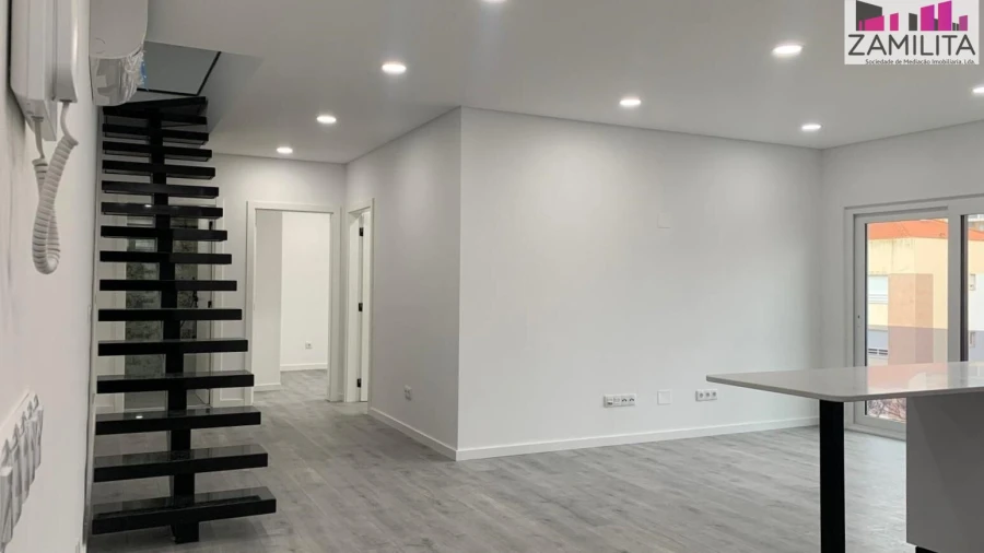 Apartamento T3 para Venda em Seixal, Arrentela e Aldeia de Paio Pires Foto 6