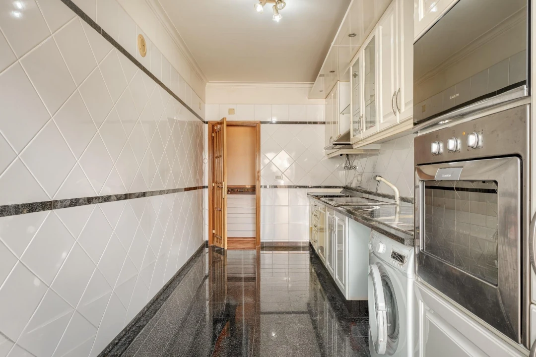 Apartamento T2 para Venda em Costa da Caparica Foto 16