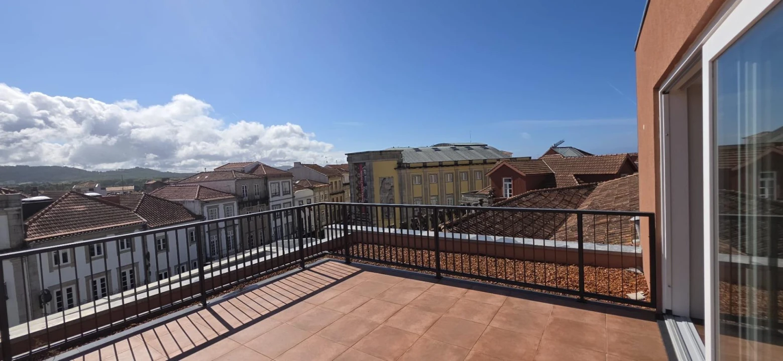 Moradia T2 para Venda em Santa Maria Maior e Monserrate e Meadela Foto 3