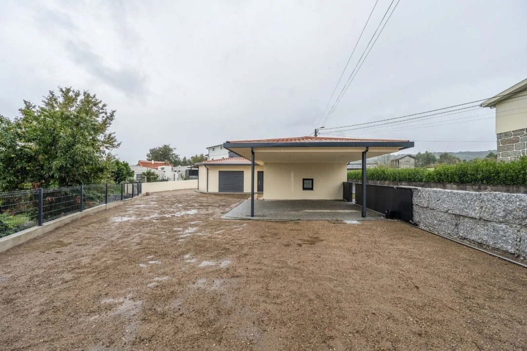 Moradia T2 para Venda em Taide Foto 17