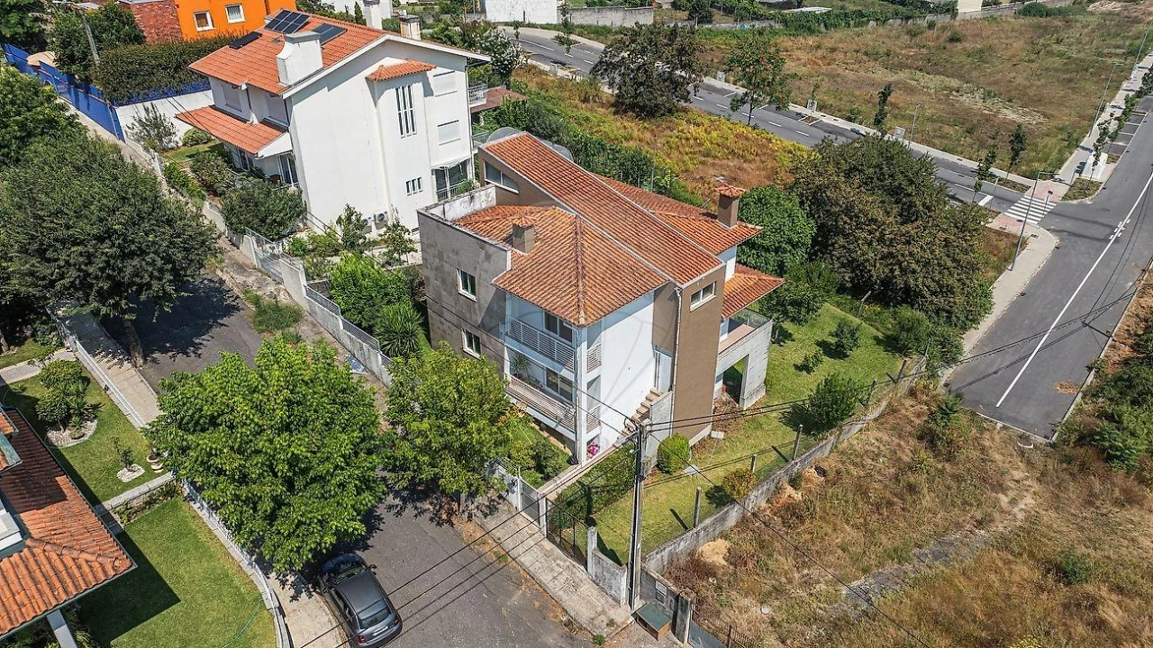Moradia T4 para Venda em Palmeira Foto 43