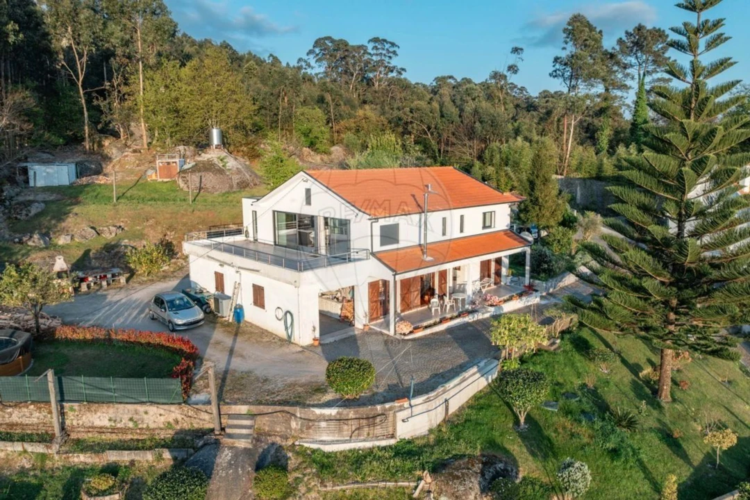 Moradia T6 para Venda em Abação e Gémeos Foto 10